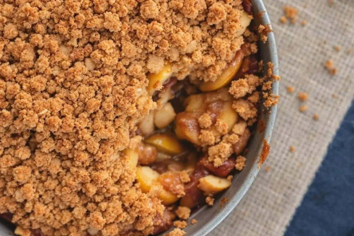 Ce crumble d’automne ne demande que 4 ingrédients : une douceur qui disparaît en un clin d’œil